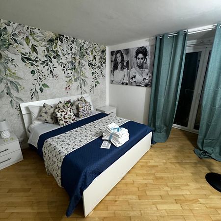 Plebiscito Charme Rooms Napoli Ngoại thất bức ảnh