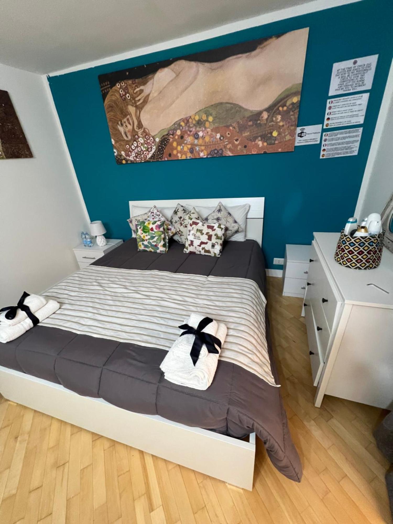 Plebiscito Charme Rooms Napoli Ngoại thất bức ảnh
